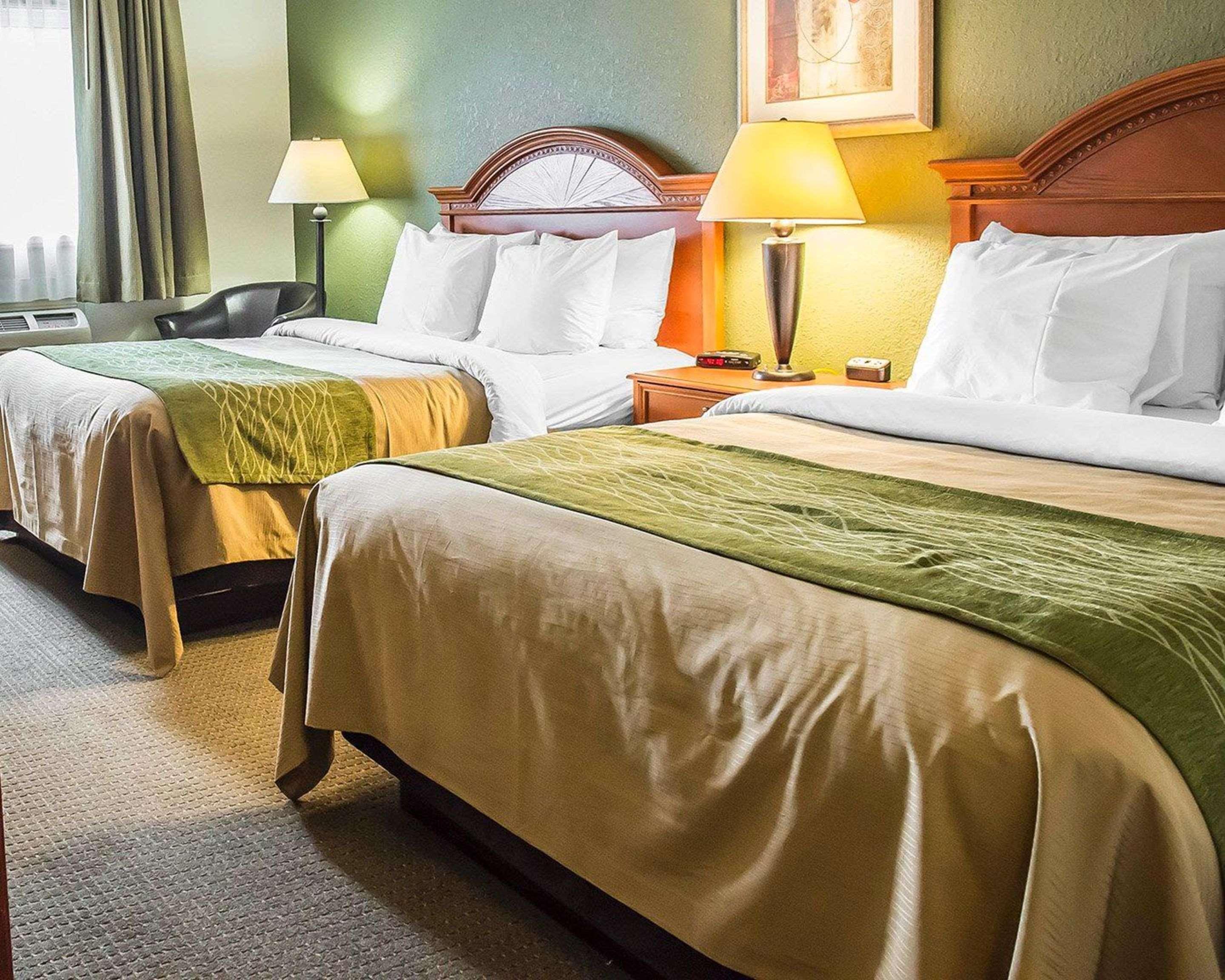 Hotel Comfort & Thousand Islands Harbour District 3*