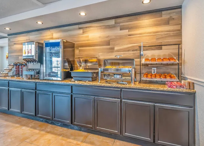 Comfort Inn & Suites Thousand Islands Harbour District