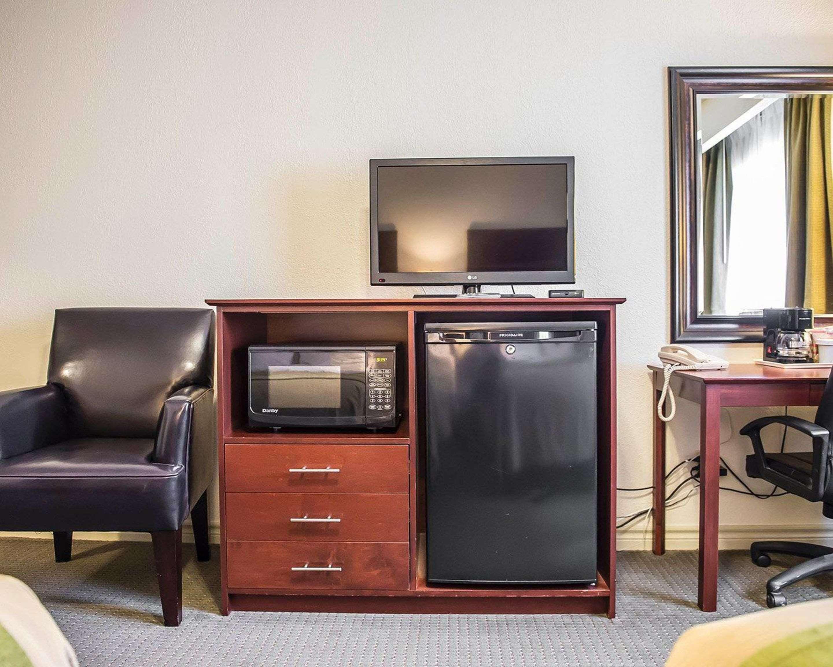 Comfort & Thousand Islands Harbour District Hotel 3*
