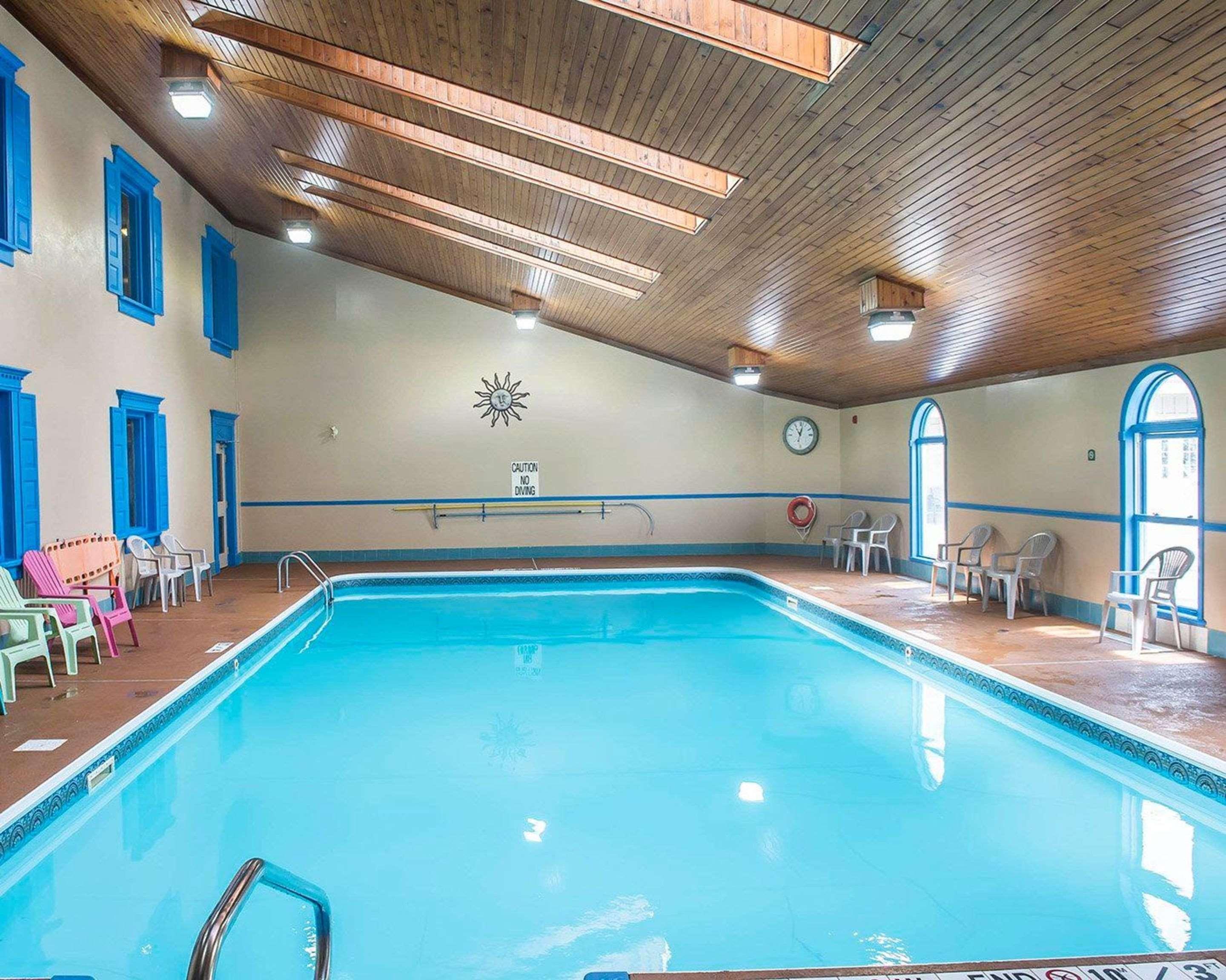 Hotel Comfort & Thousand Islands Harbour District Gananoque