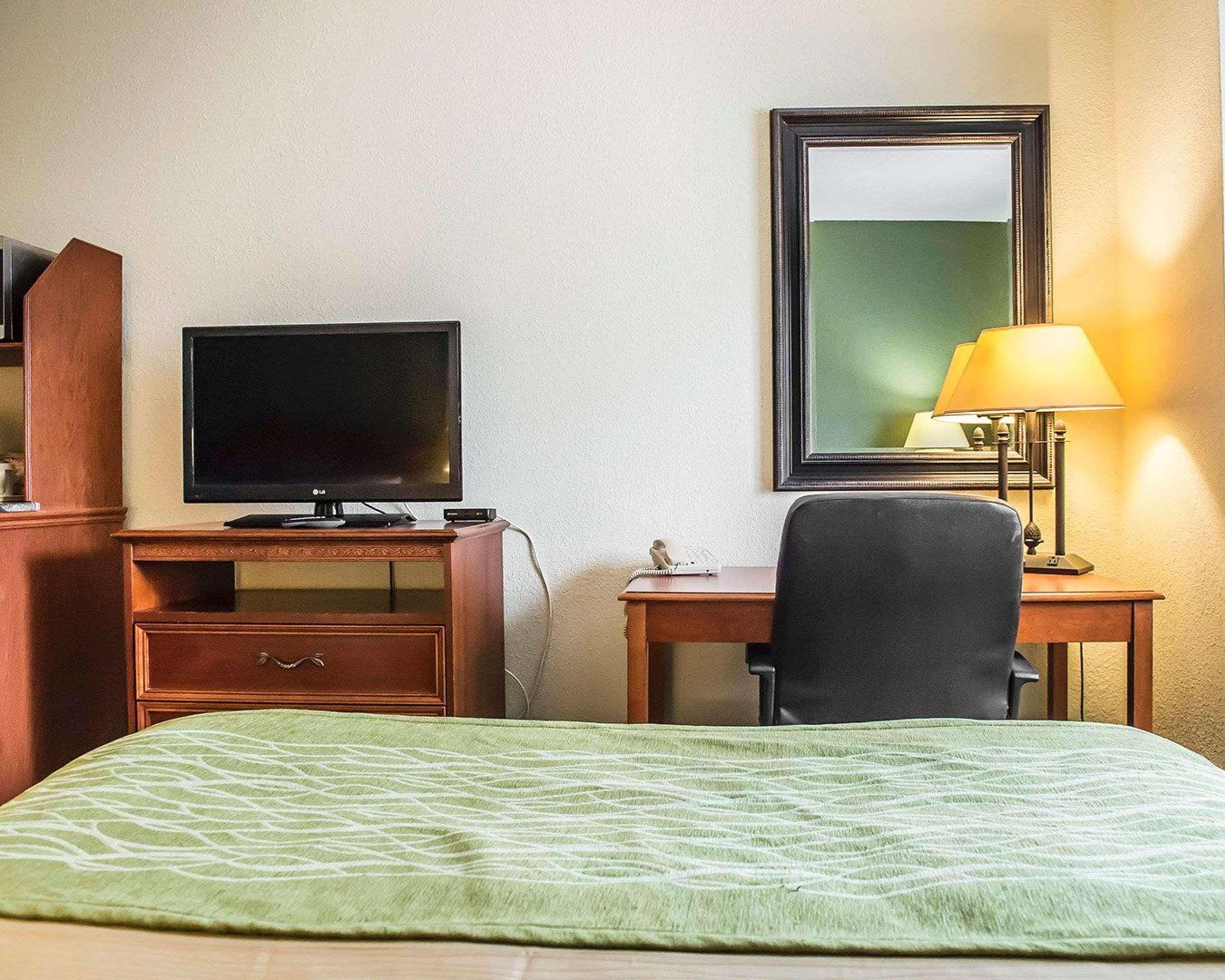 Hotel Comfort & Thousand Islands Harbour District 3*