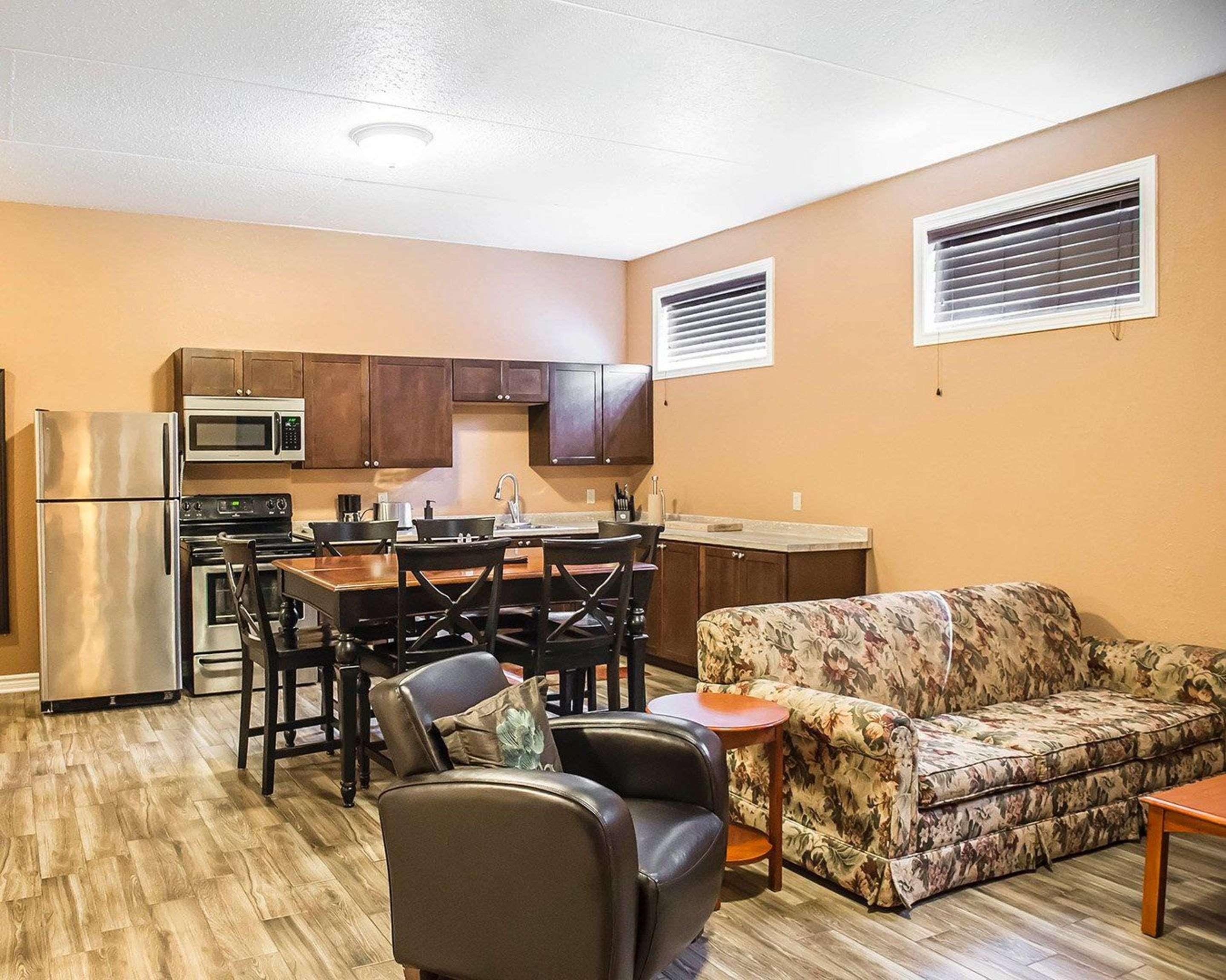 Comfort & Thousand Islands Harbour District Hotel Gananoque